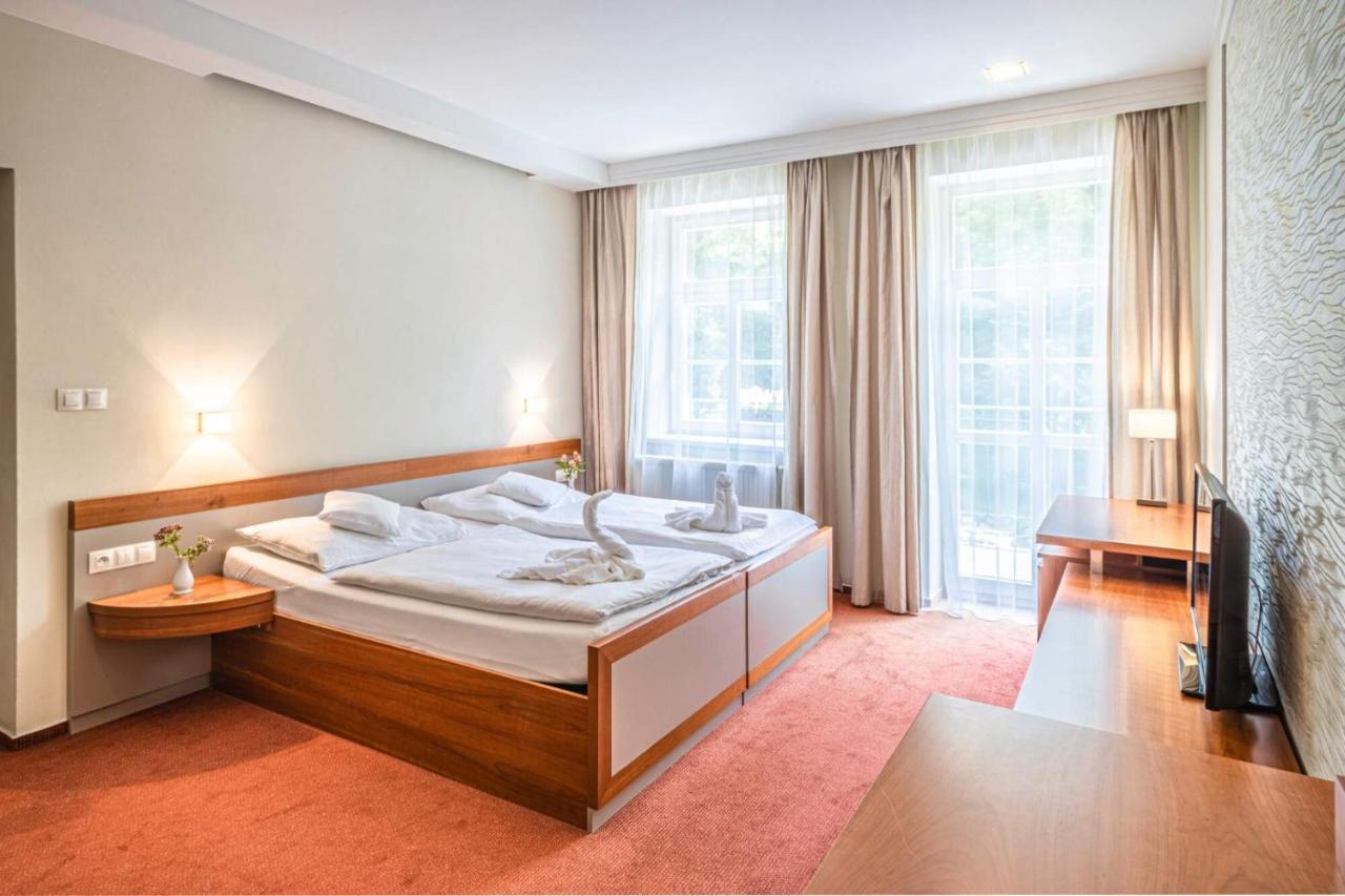 Hotel Reza Франтишкови-Лазне Экстерьер фото