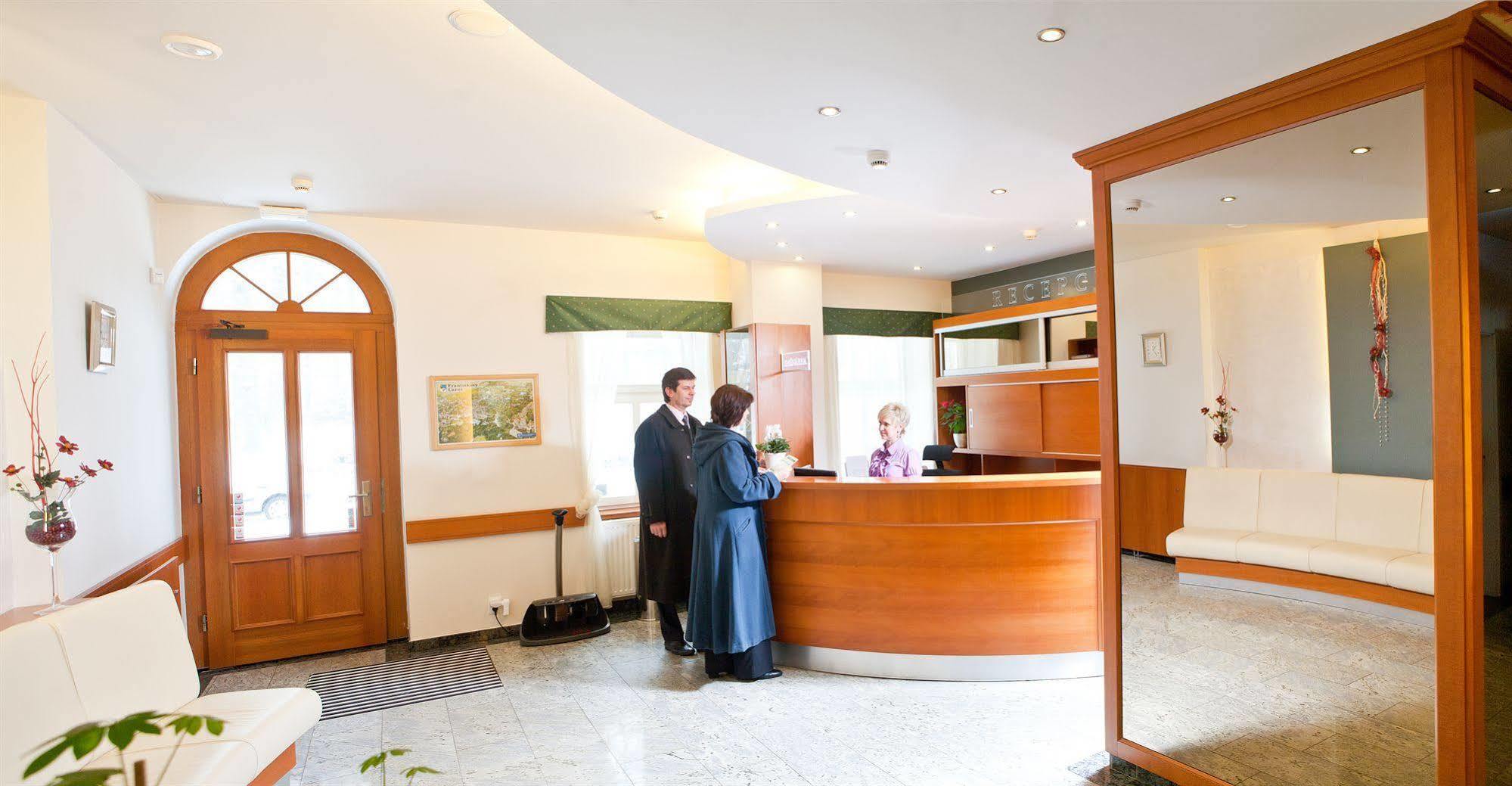 Hotel Reza Франтишкови-Лазне Экстерьер фото
